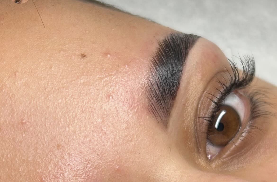 Rehaussement des cils et browlift