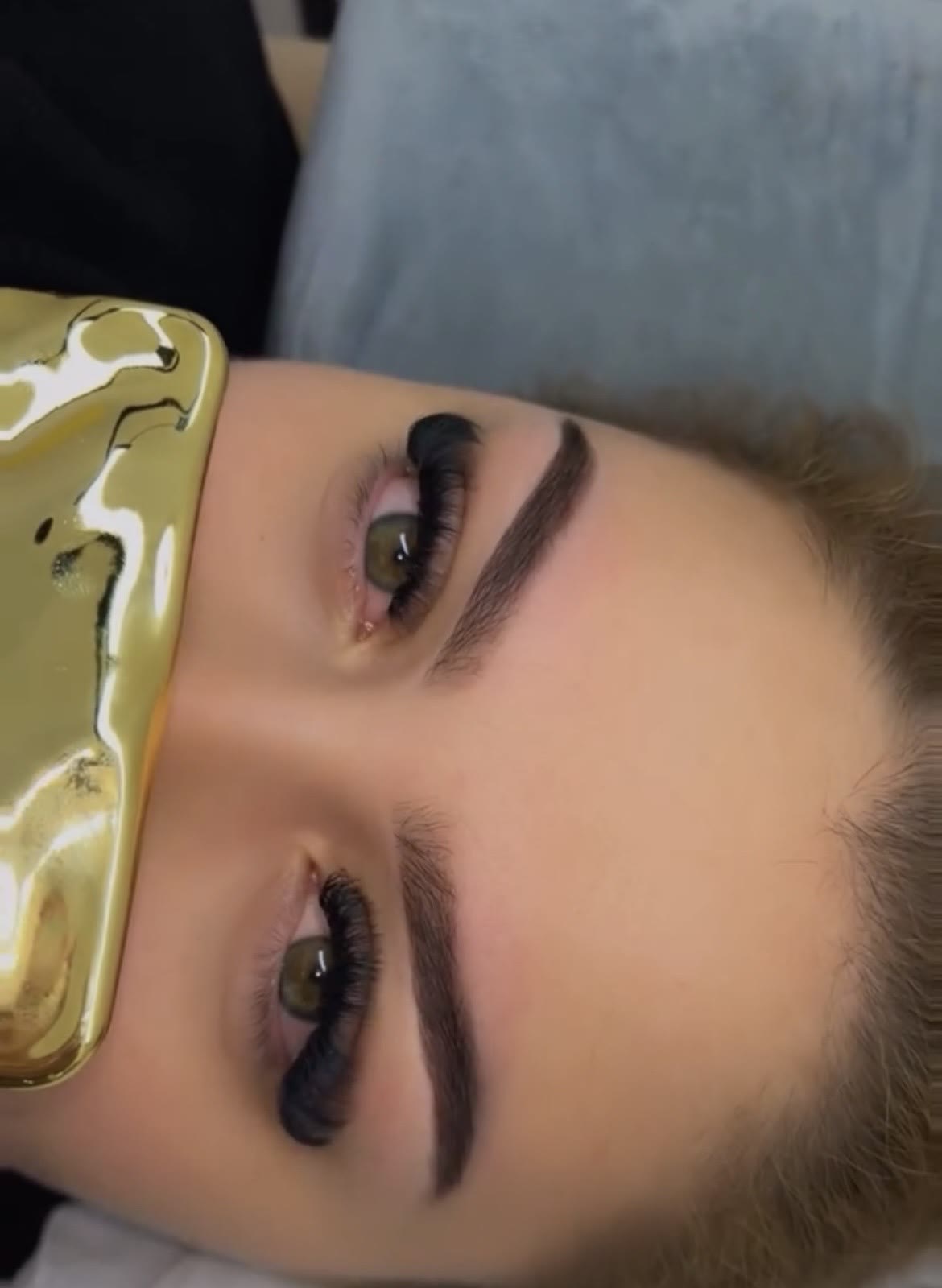 Cils volume, épilation et teinture des sourcils